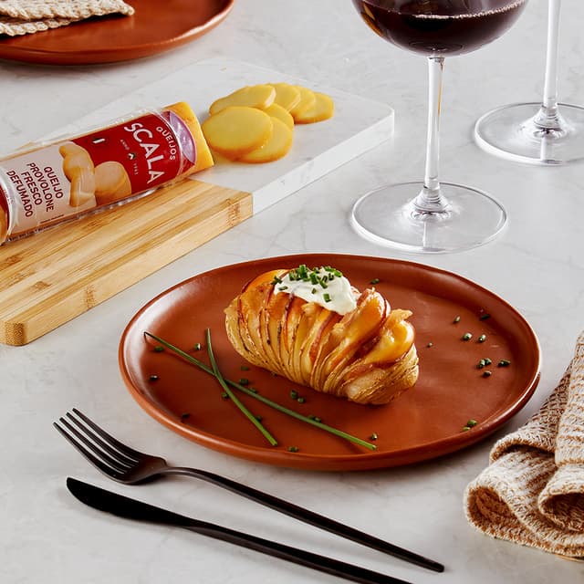 Batata Hasselback com Provolone Scala