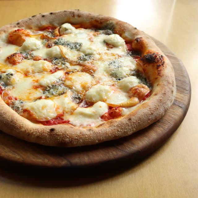 Pizza de Quatro Queijos Scala